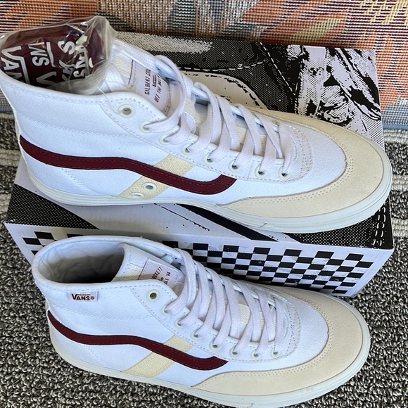 Vans WMNS Crockett High
White/Red
VN0A5JIGYF9
Sneakers - Picture 4 of 16